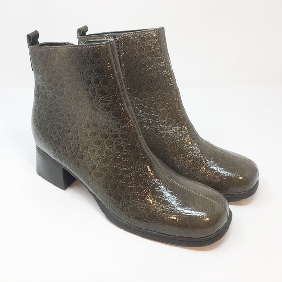 Aj Valenci Shoes - Womens AJ Valenci Dark Olive Patent Leather 9 W